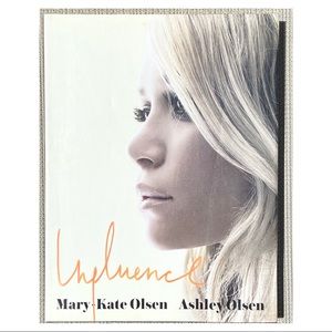 MARY KATE AND ASHLEY INFLUENCE COFFEE TABLE FASHION BOOK